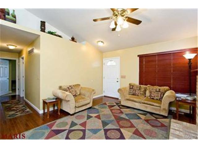 7 N Perry Dr, O'fallon, MO 63366 photo 14