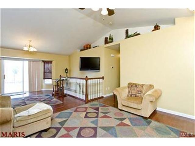 7 N Perry Dr, O'fallon, MO 63366 photo 13