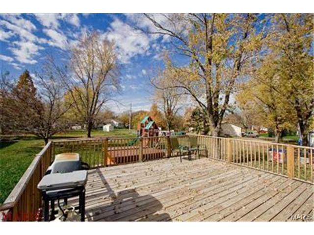 7 N Perry Dr, O'fallon, MO 63366 photo 5