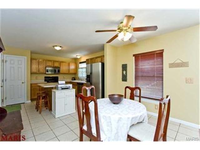 7 N Perry Dr, O'fallon, MO 63366 photo 18