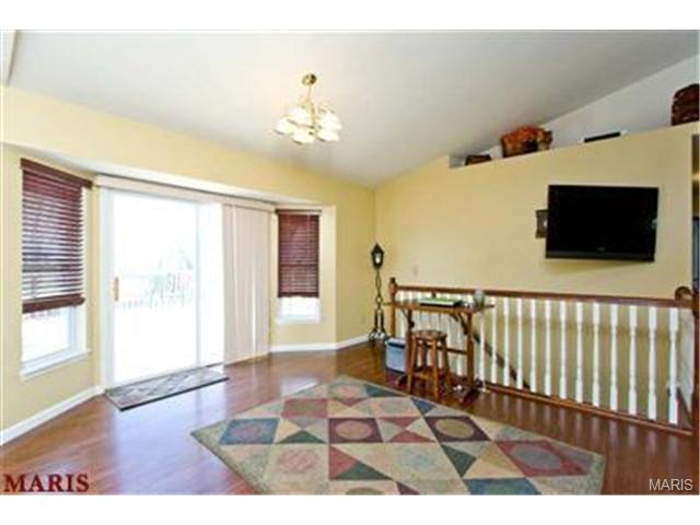 7 N Perry Dr, O'fallon, MO 63366 photo 17