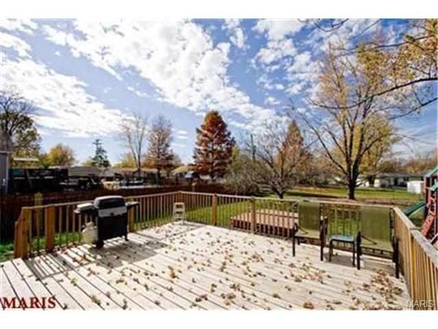 7 N Perry Dr, O'fallon, MO 63366 photo 9