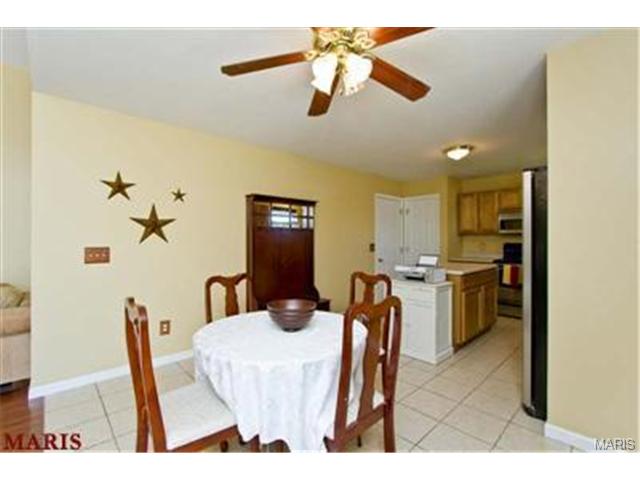 7 N Perry Dr, O'fallon, MO 63366 photo 8