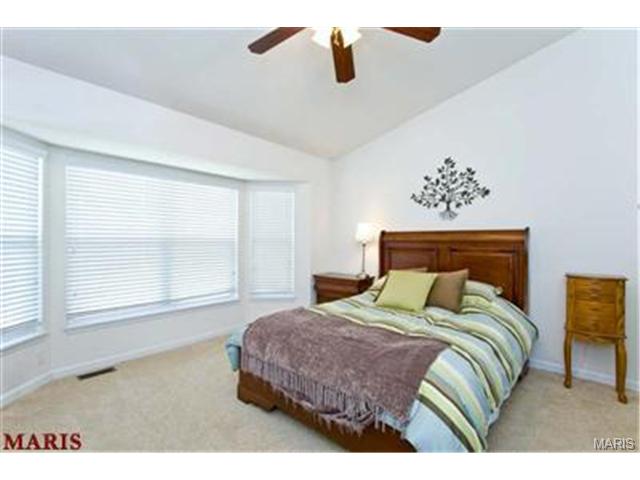 7 N Perry Dr, O'fallon, MO 63366 photo 3
