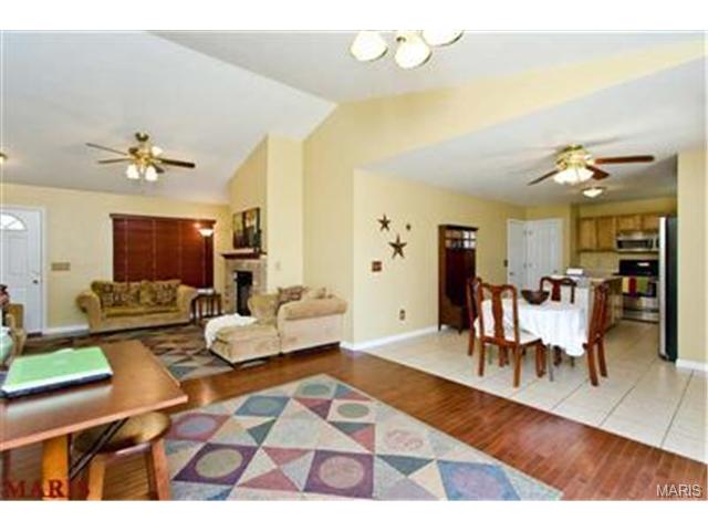 7 N Perry Dr, O'fallon, MO 63366 photo 6