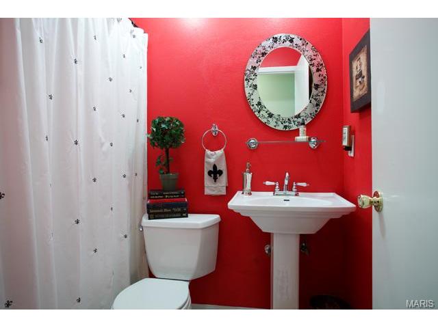 822 Garonne, Ballwin, MO 63021 photo 10
