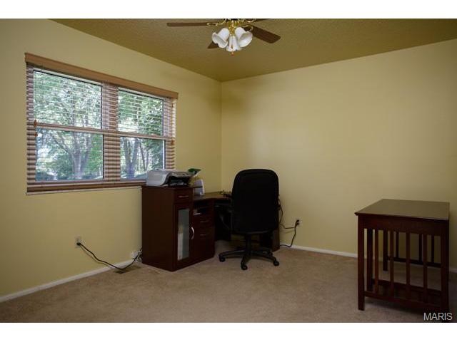 822 Garonne, Ballwin, MO 63021 photo 13
