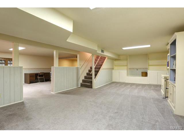 822 Garonne, Ballwin, MO 63021 photo 15
