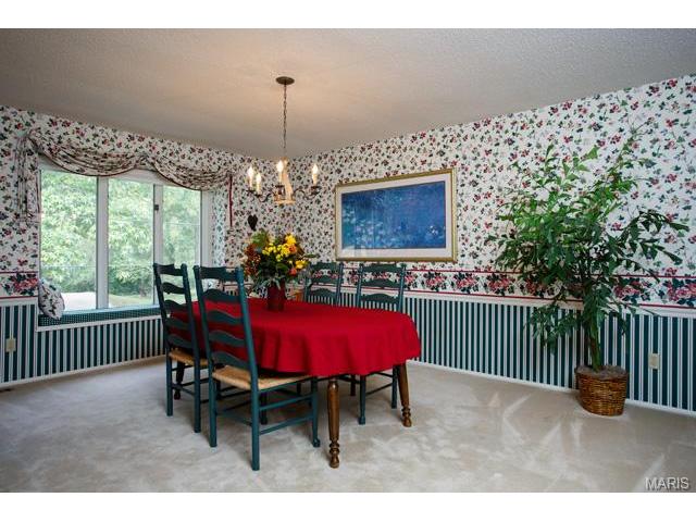 822 Garonne, Ballwin, MO 63021 photo 5
