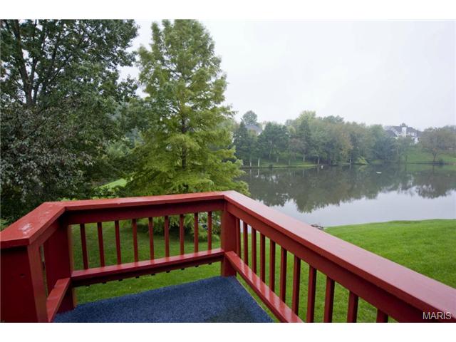 404 Arbor Mdw, Ballwin, MO 63021 photo 13