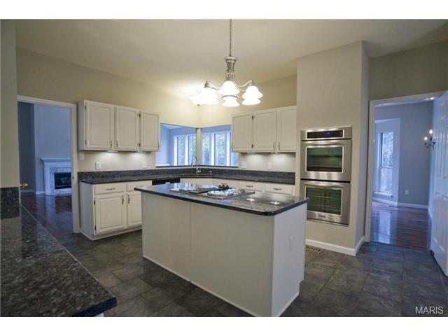 404 Arbor Mdw, Ballwin, MO 63021 photo 7