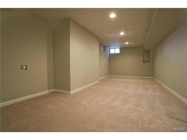 404 Arbor Mdw, Ballwin, MO 63021 photo 27
