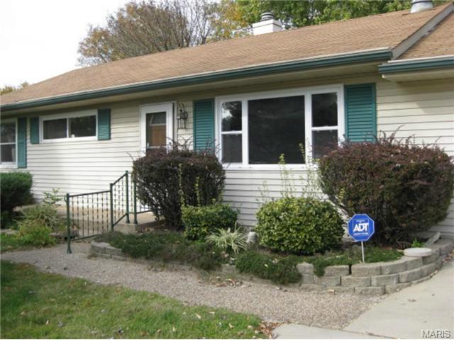 603 Joyce Ann Dr, Ballwin, MO 63021 photo 2
