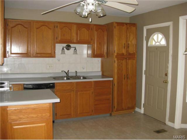 603 Joyce Ann Dr, Ballwin, MO 63021 photo 5
