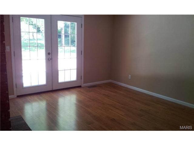 404 Brooktree Dr, Ballwin, MO 63011 photo 5