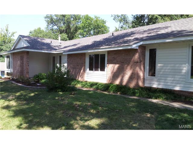 404 Brooktree Dr, Ballwin, MO 63011 photo 1