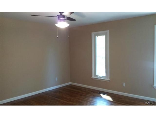 404 Brooktree Dr, Ballwin, MO 63011 photo 4