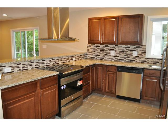261 Ramsey, Ballwin, MO 63021 photo 4