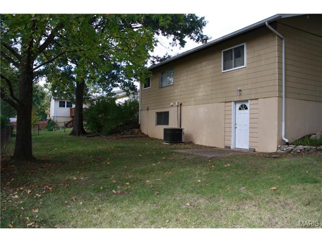 350 Palermo, Ballwin, MO 63021 photo 5