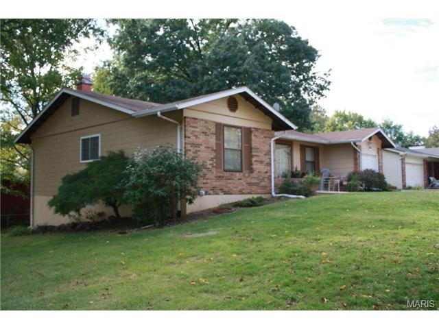 350 Palermo, Ballwin, MO 63021 photo 3