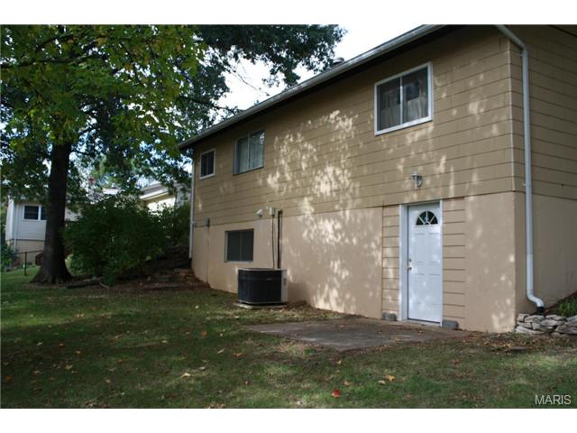 350 Palermo, Ballwin, MO 63021 photo 4