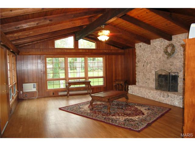 129 Smith Dr, Ballwin, MO 63011 photo 4