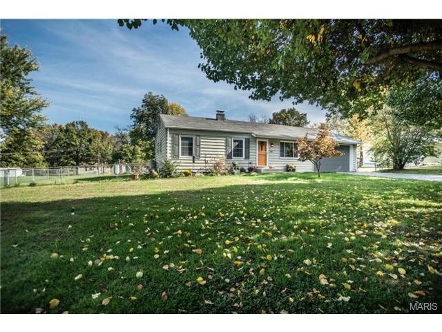 236 Dennison Dr, Ballwin, MO 63021 photo 1