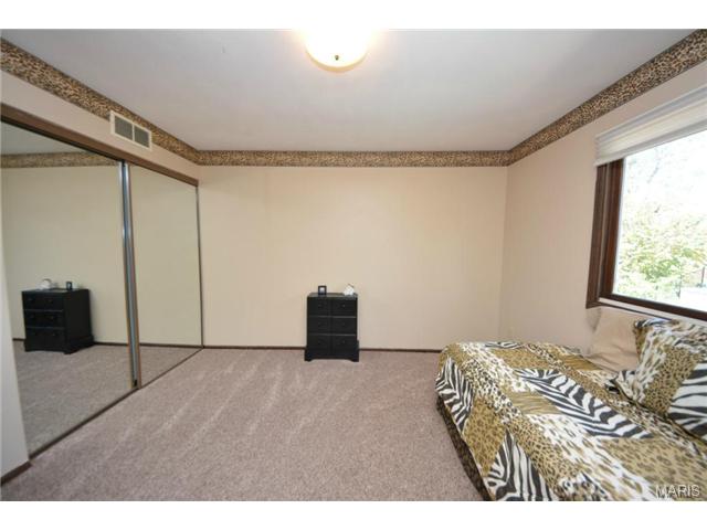 12021 Clichy Ln, Bridgeton, MO 63044 photo 21