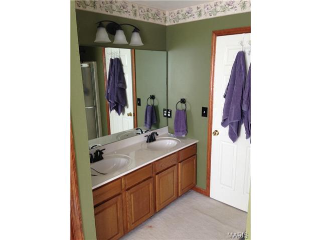 2210 May Wine Ln, O'fallon, MO 63368 photo 8