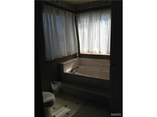 2210 May Wine Ln, O'fallon, MO 63368 photo 9