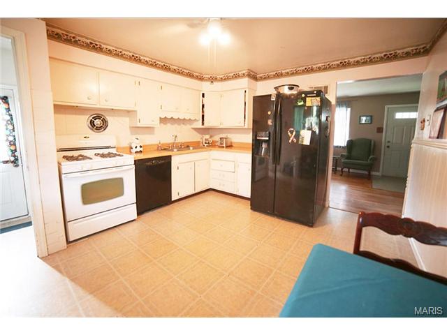 34 Firefly Ct, Ballwin, MO 63021 photo 3