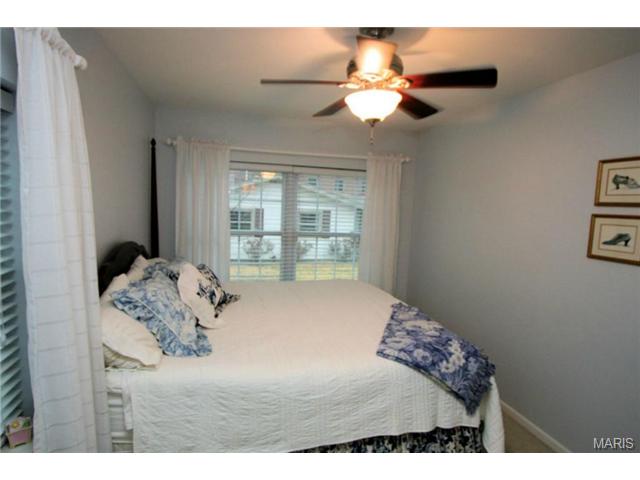 6933 Plainview Ave, Saint Louis, MO 63109 photo 16