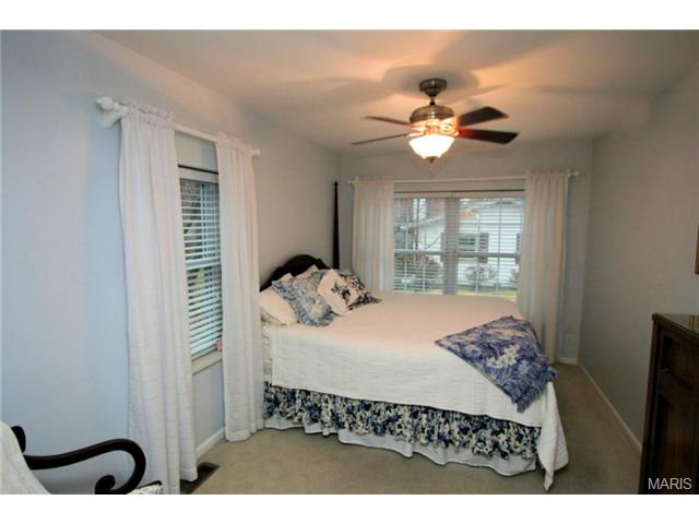 6933 Plainview Ave, Saint Louis, MO 63109 photo 15