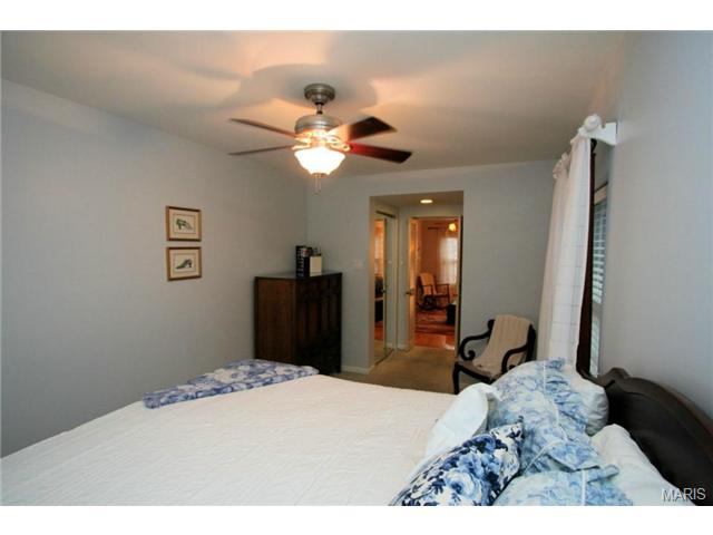 6933 Plainview Ave, Saint Louis, MO 63109 photo 17