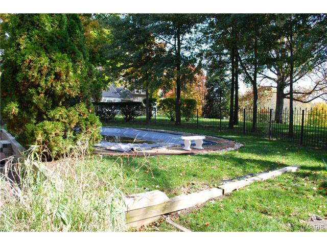 626 Spring Meadows Dr, Ballwin, MO 63011 photo 12