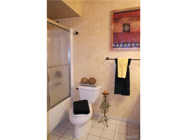 2308 Barrett Pl, Ballwin, MO 63021 photo 24