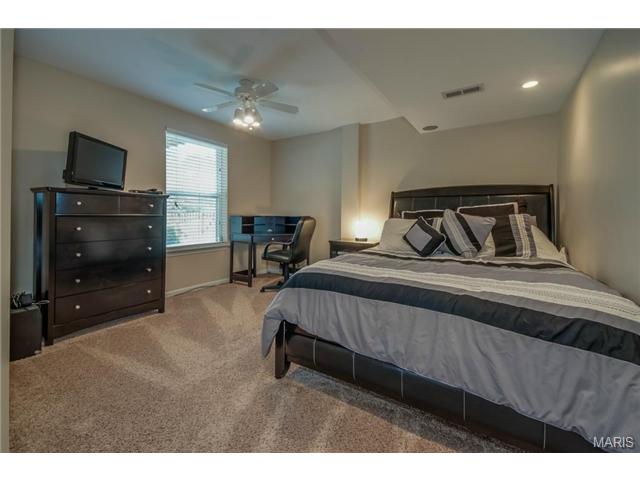 431 Valley Mnr, Ballwin, MO 63021 photo 33