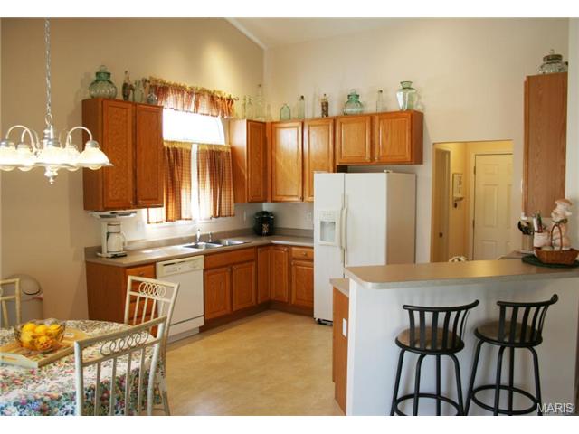 749 Longfellow Cir, O'fallon, MO 63366 photo 4