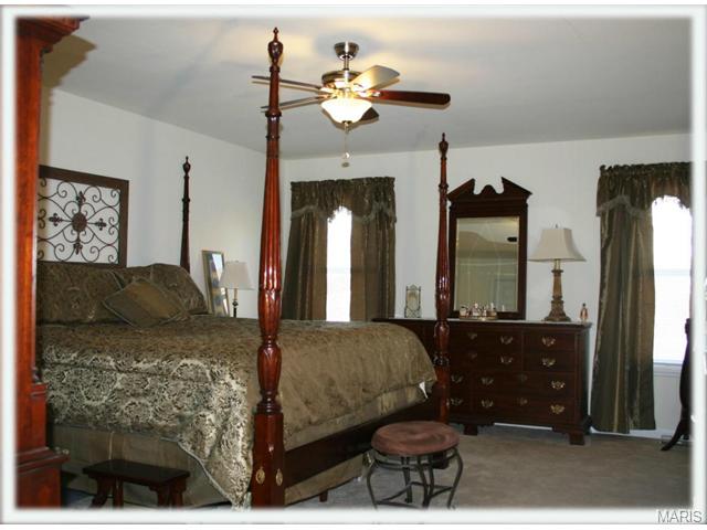749 Longfellow Cir, O'fallon, MO 63366 photo 9