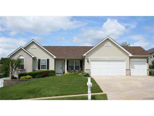 749 Longfellow Cir, O'fallon, MO 63366 photo 1