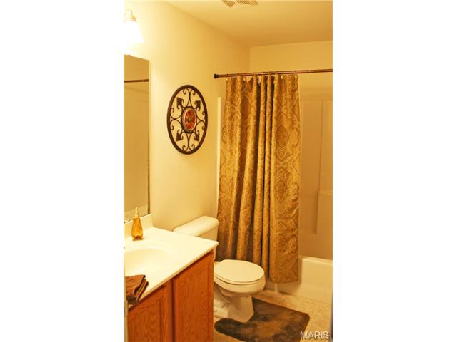 749 Longfellow Cir, O'fallon, MO 63366 photo 8