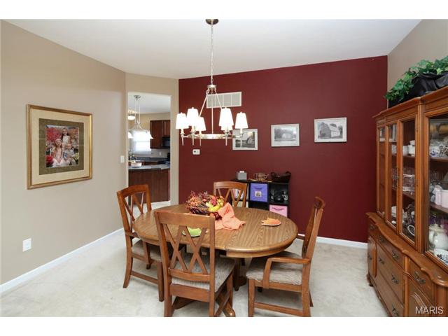 544 Springhurst Pkwy, O'fallon, MO 63368 photo 9