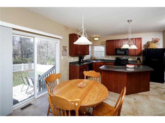 544 Springhurst Pkwy, O'fallon, MO 63368 photo 8