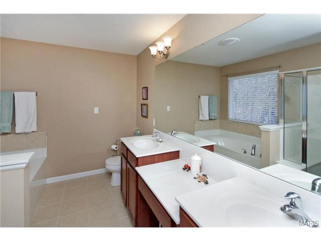 544 Springhurst Pkwy, O'fallon, MO 63368 photo 15