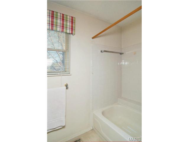 1021 Pocono, Ballwin, MO 63021 photo 18