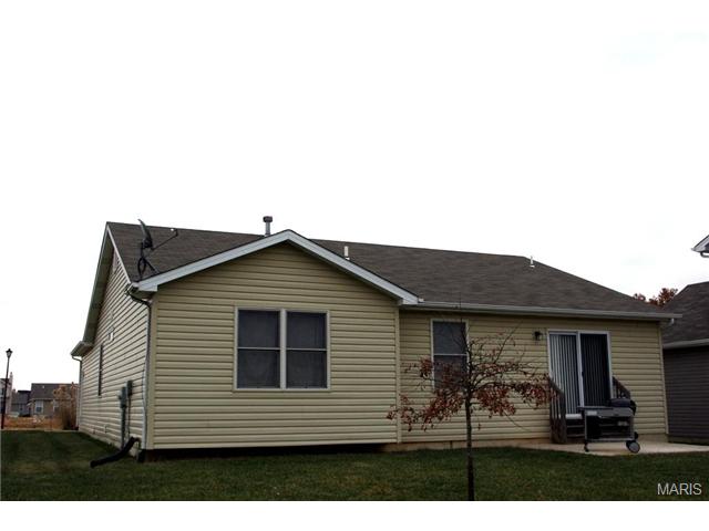 609 Lazy River Ct, O'fallon, MO 63366 photo 4