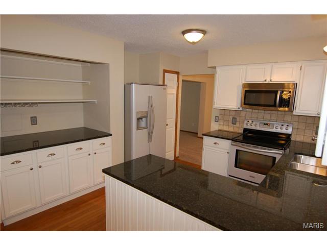 362 Carriage Trail Ct, O'fallon, MO 63368 photo 2