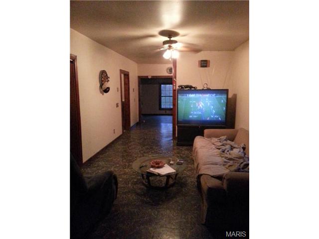 1024 Waterman Dr, Ballwin, MO 63021 photo 2