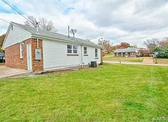 7430 Sharp Ave, Saint Louis, MO 63116 photo 3