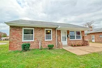 7430 Sharp Ave, Saint Louis, MO 63116 photo 1